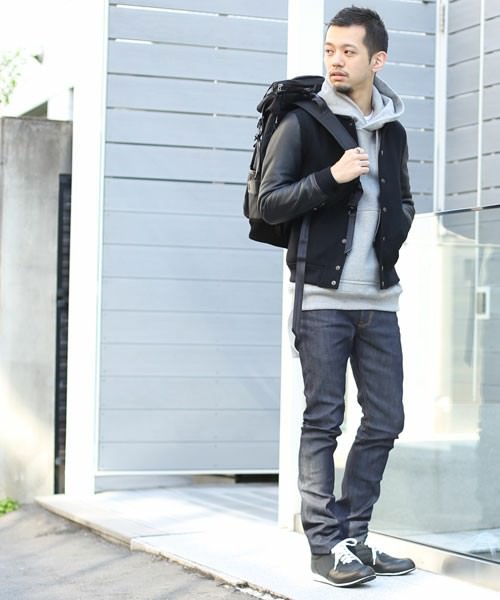 プラダ バックパック コーデ メンズ Ville Du Muy