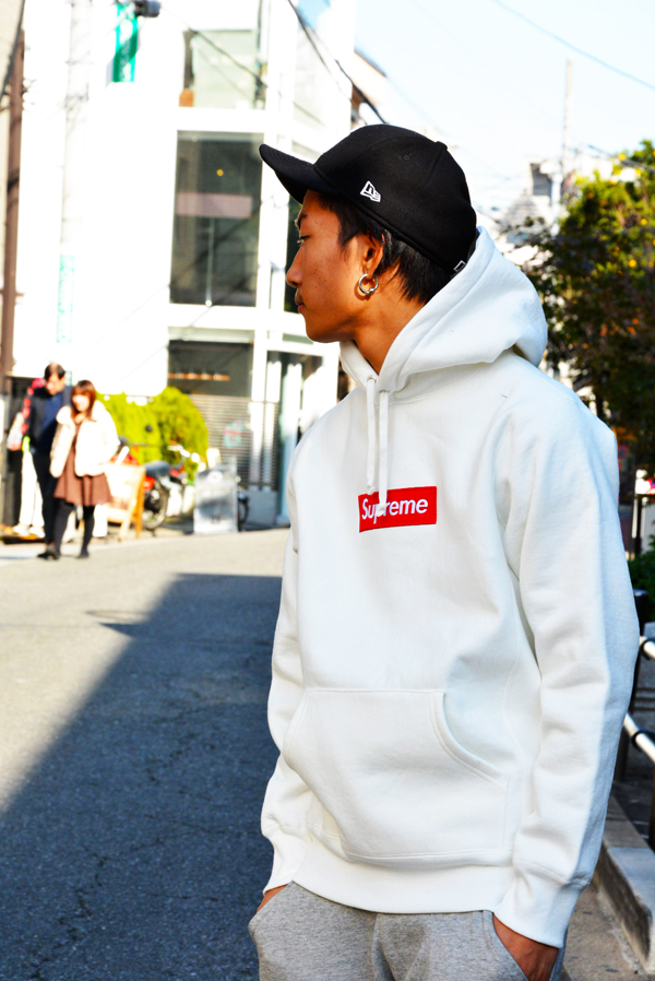 Supreme（シュプリーム）パーカー