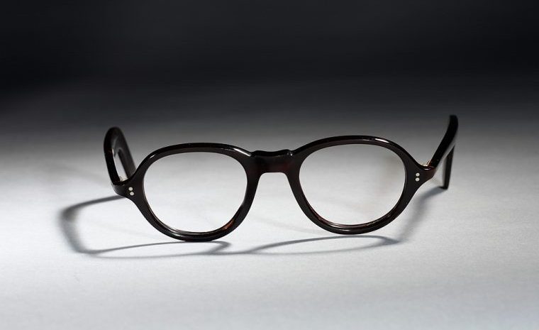 OLIVER GOLDSMITH　メガネ